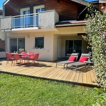 Casa Recto, Au Bord Du D'annecy Avec Vue Сasa de vacaciones Doussard
